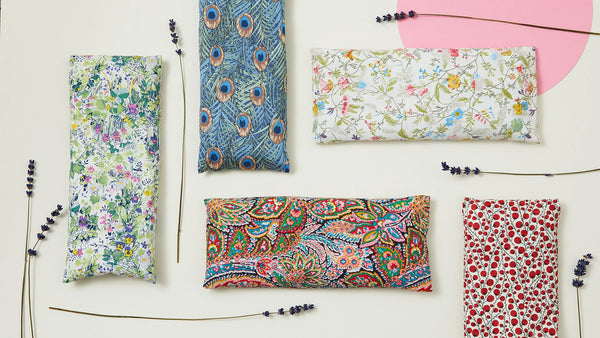 Relaxing eye pillow